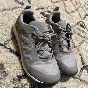 Keen Explore Waterproof Hiking Boots Gray 8.5
